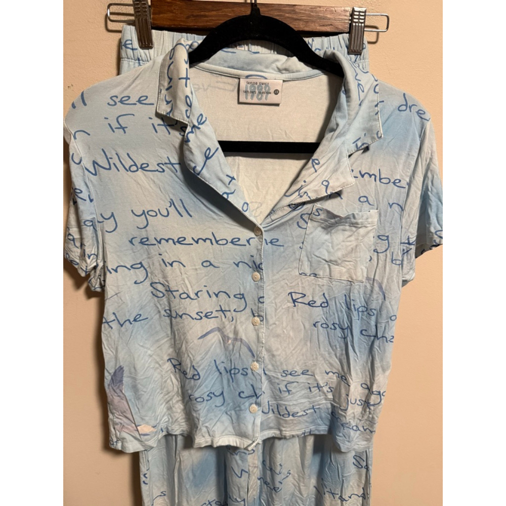 OFFICIAL Taylor Swift 1989 Taylor’s Version Wildest Dreams pajama seT PJ Size XS - Picture 3 of 8